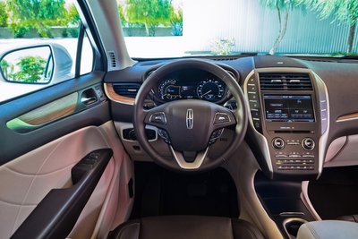 2015LincolnMKC_21_HR.jpg