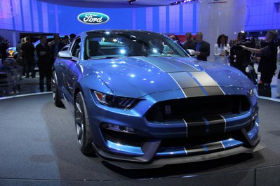 2016-Ford-Mustang-Shelby-GT350R-Detroit-Auto-Show-2015-3-1024x682[1].jpg